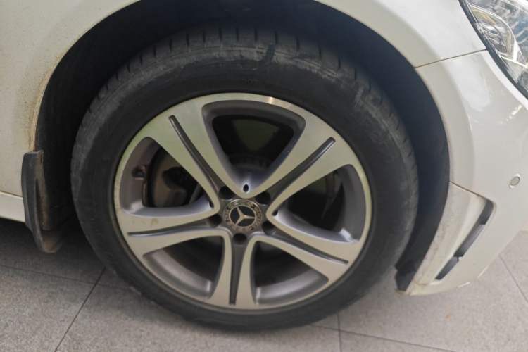 Used Mercedes-Benz C-Class 2021 C 260 L Sport Edition Right Front Wheel Hub
