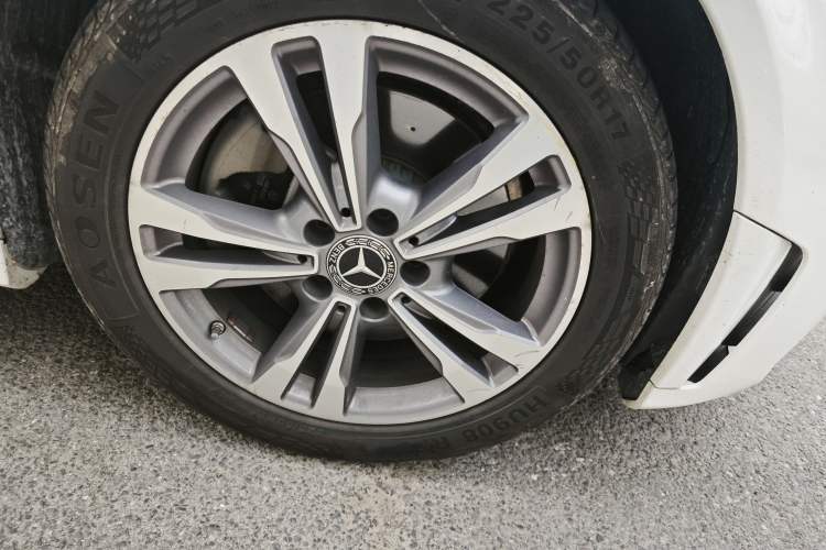 Used Mercedes-Benz C-Class 2021 C 200 L Fashion Edition Sport Version Right Front Wheel Hub