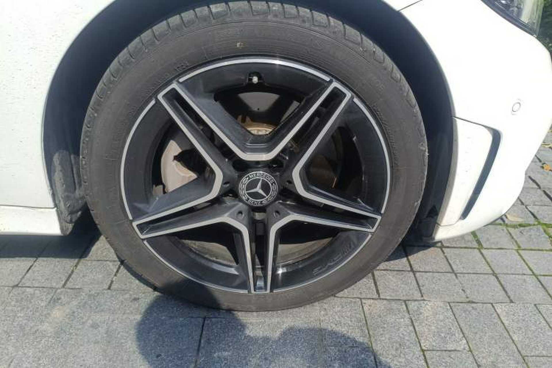 Used Mercedes-Benz C-Class 2021 C 260 L Sport Edition Star Collection Right Front Wheel Hub