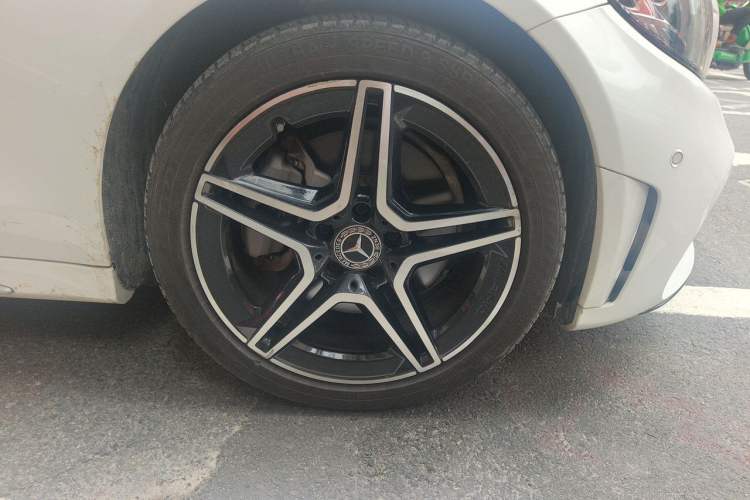 Used Mercedes-Benz C-Class 2021 C 260 L Sport Edition Star Collection Right Front Wheel Hub