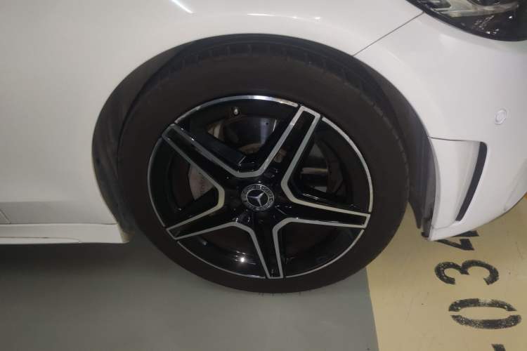 Used Mercedes-Benz C-Class 2021 C 260 Coupe Right Front Wheel Hub