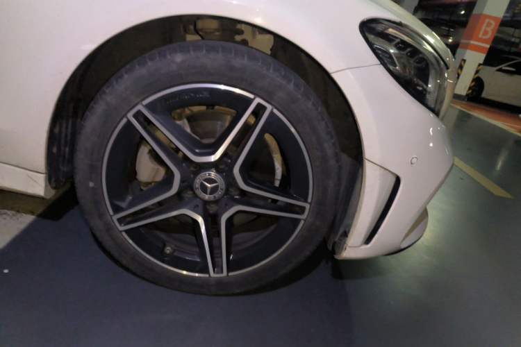 Used Mercedes-Benz C-Class 2021 C 260 Star Edition Right Front Wheel Hub