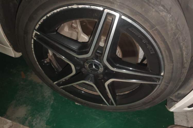 Used Mercedes-Benz C-Class 2021 C 260 L Sport Edition Star Collection Right Front Wheel Hub