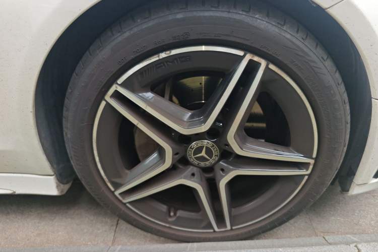 Used Mercedes-Benz C-Class 2021 C 260 Coupe Right Front Wheel Hub