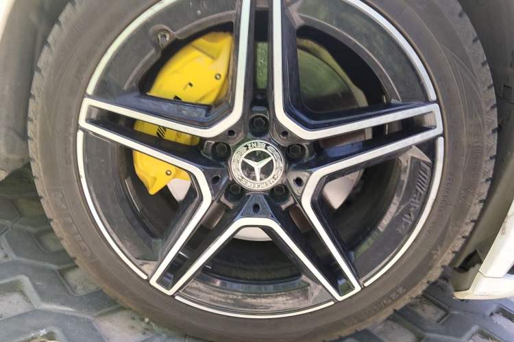Used Mercedes-Benz C-Class 2021 C 260 Star Edition Right Front Wheel Hub