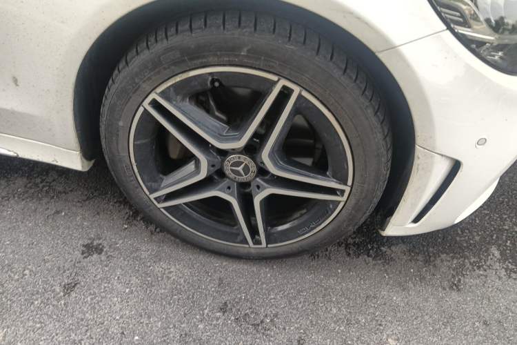 Used Mercedes-Benz C-Class 2021 C 260 L Sport Edition Star Collection Right Front Wheel Hub