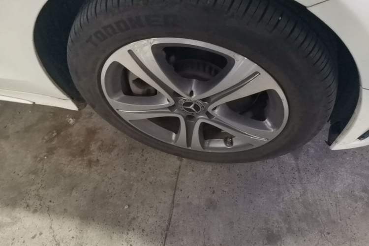 Used Mercedes-Benz C-Class 2021 C 260 L Sport Edition Right Front Wheel Hub