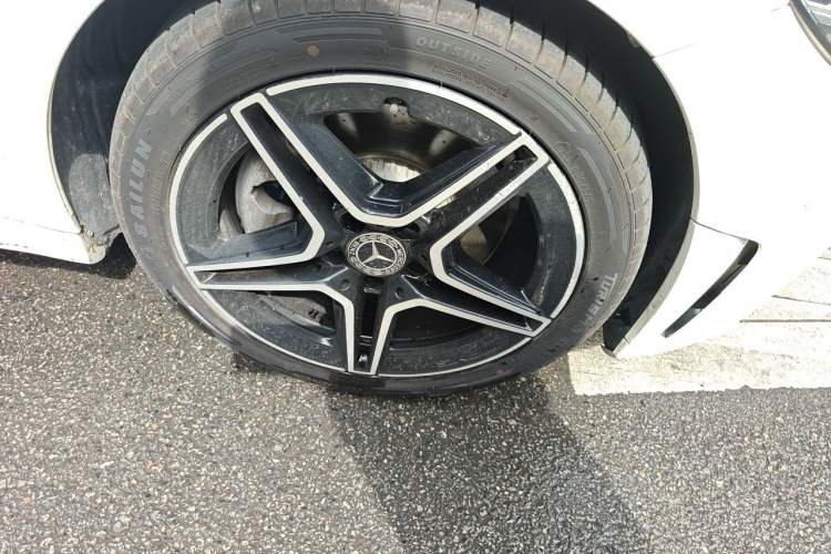 Used Mercedes-Benz C-Class 2021 C 260 Star Edition Right Front Wheel Hub