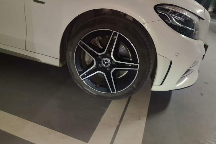 Used Mercedes-Benz C-Class 2021 C 260 L Sport Edition Star Collection Right Front Wheel Hub