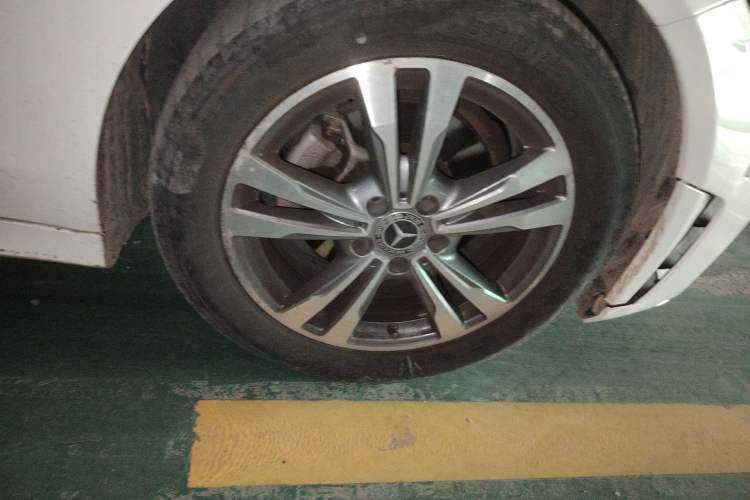 Used Mercedes-Benz C-Class 2021 C 200 L Fashion Edition Sport Version Right Front Wheel Hub