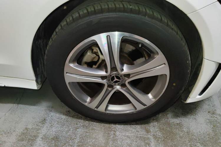 Used Mercedes-Benz C-Class 2021 C 260 L Sport Edition Right Front Wheel Hub