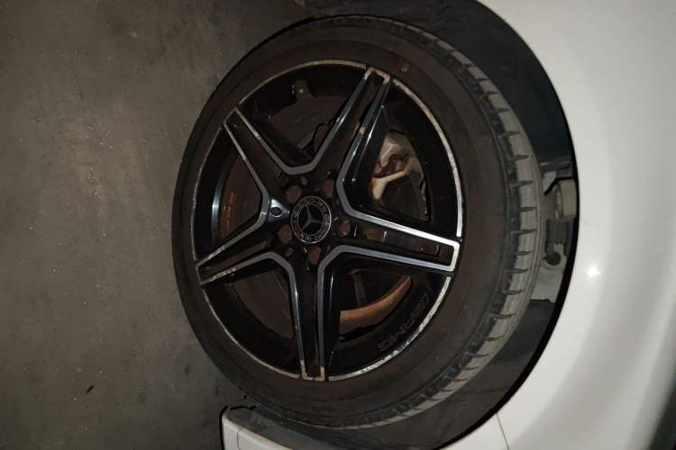 Used Mercedes-Benz C-Class 2021 C 260 L Sport Edition Star Collection Right Front Wheel Hub