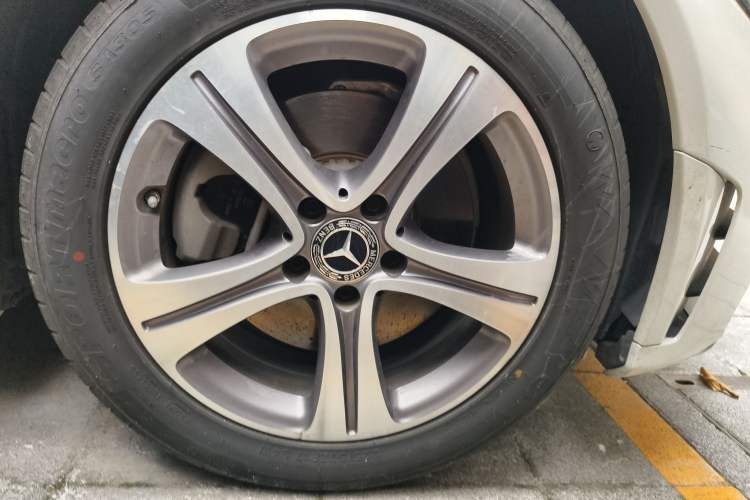 Used Mercedes-Benz C-Class 2021 C 260 L Sport Edition Right Front Wheel Hub