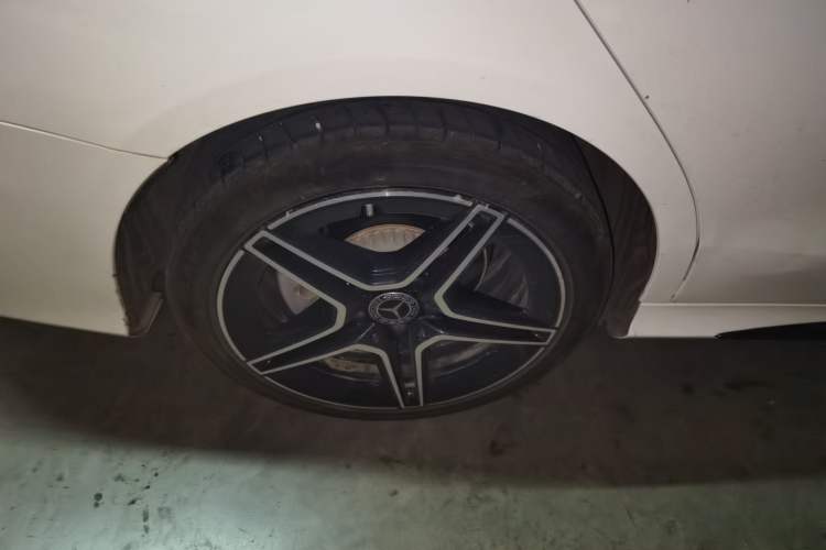 Used Mercedes-Benz C-Class 2021 C 260 L Sport Edition Right Front Wheel Hub
