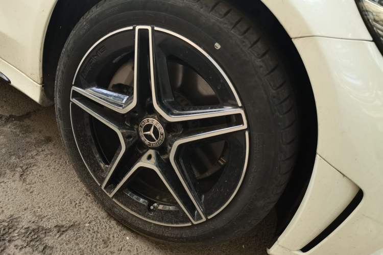 Used Mercedes-Benz C-Class 2021 C 260 Star Edition Right Front Wheel Hub