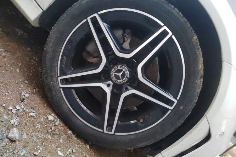 Used Mercedes-Benz C-Class 2021 C 260 Star Edition Right Front Wheel Hub