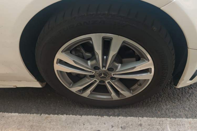 Used Mercedes-Benz C-Class 2021 C 200 L Fashion Edition Sport Version Right Front Wheel Hub