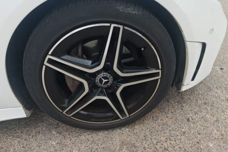 Used Mercedes-Benz C-Class 2021 C 260 Coupe Right Front Wheel Hub