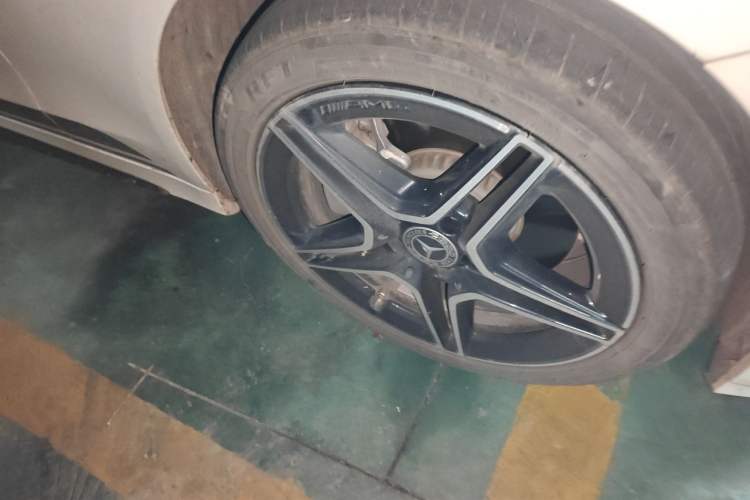 Used Mercedes-Benz C-Class 2021 C 260 Star Edition Right Front Wheel Hub