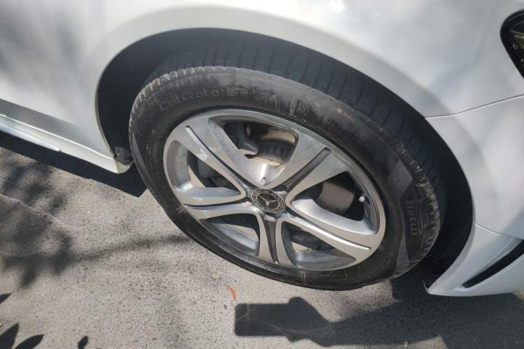 Used Mercedes-Benz C-Class 2021 C 260 L Sport Edition Right Front Wheel Hub