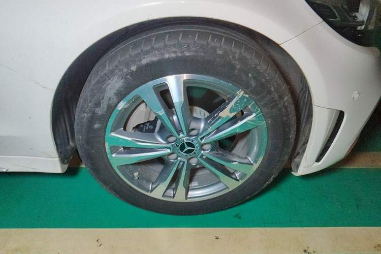 Used Mercedes-Benz C-Class 2021 C 200 L Fashion Edition Sport Version Right Front Wheel Hub
