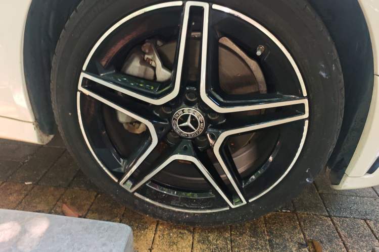 Used Mercedes-Benz C-Class 2021 C 260 Star Edition Right Front Wheel Hub
