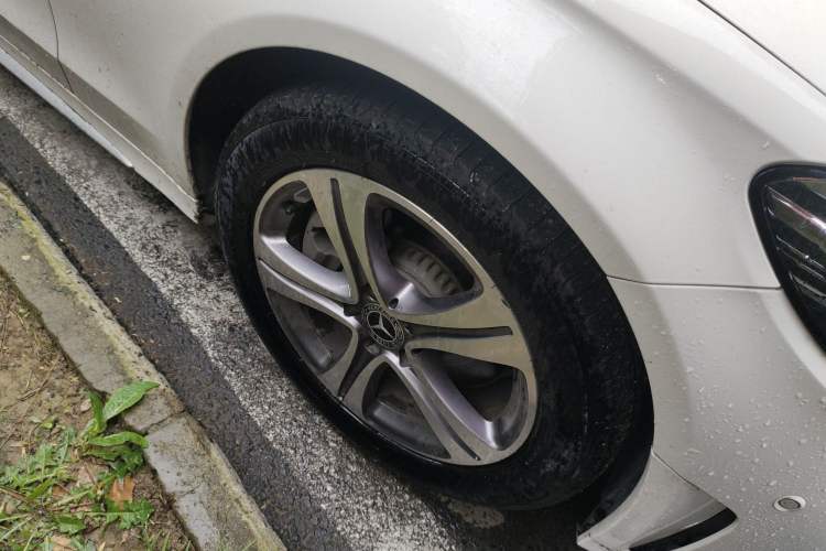 Used Mercedes-Benz C-Class 2021 C 260 L Sport Edition Right Front Wheel Hub