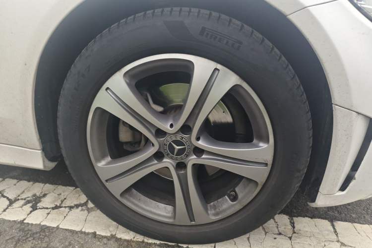Used Mercedes-Benz C-Class 2021 C 260 L Sport Edition Right Front Wheel Hub