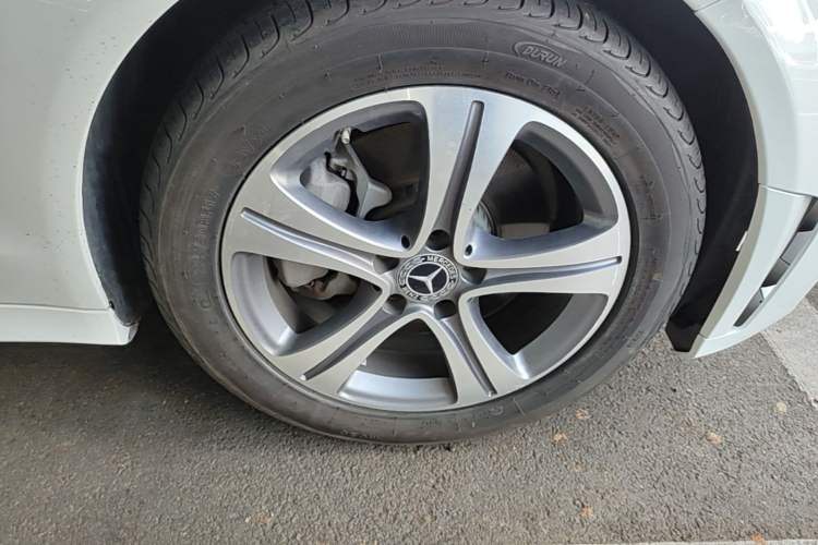 Used Mercedes-Benz C-Class 2021 C 260 L Sport Edition Right Front Wheel Hub