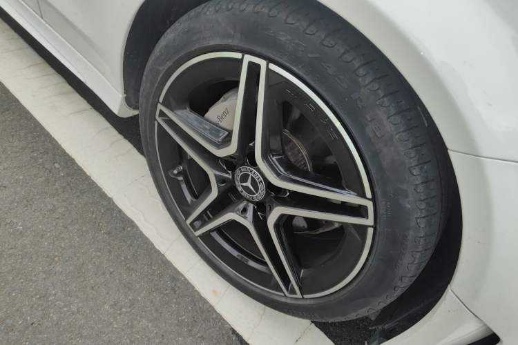 Used Mercedes-Benz C-Class 2021 C 260 Coupe Right Front Wheel Hub