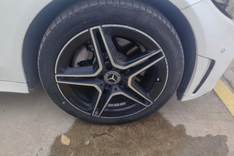 Used Mercedes-Benz C-Class 2021 C 260 L Sport Edition Star Collection Right Front Wheel Hub