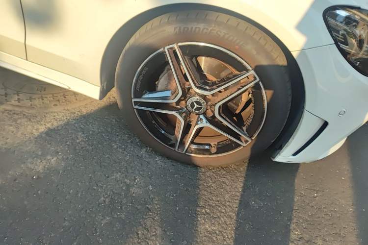 Used Mercedes-Benz C-Class 2021 C 260 Coupe Right Front Wheel Hub