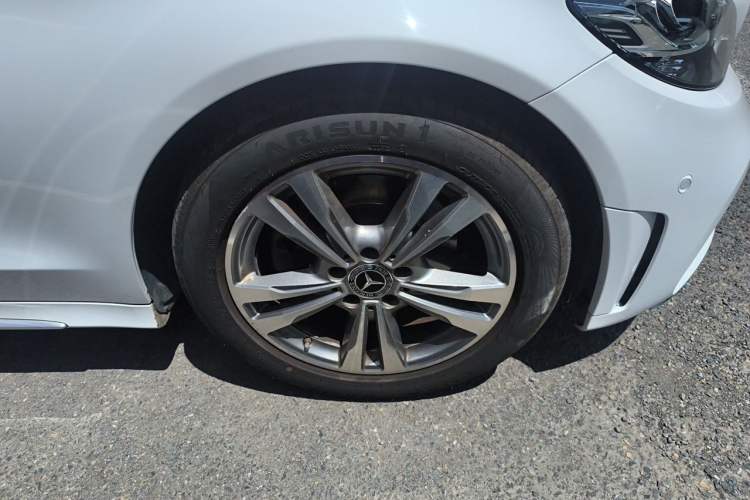 Used Mercedes-Benz C-Class 2021 C 200 L Fashion Edition Sport Version Right Front Wheel Hub