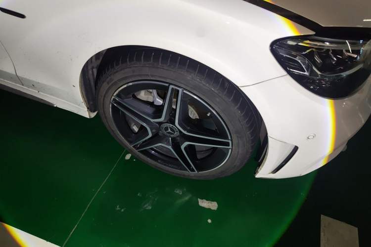 Used Mercedes-Benz C-Class 2021 C 260 L Sport Edition Star Collection Right Front Wheel Hub