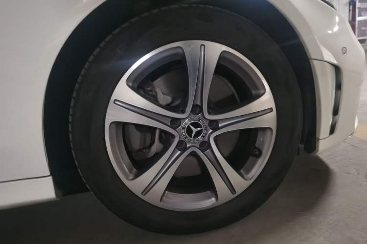 Used Mercedes-Benz C-Class 2021 C 260 L Right Front Wheel Hub