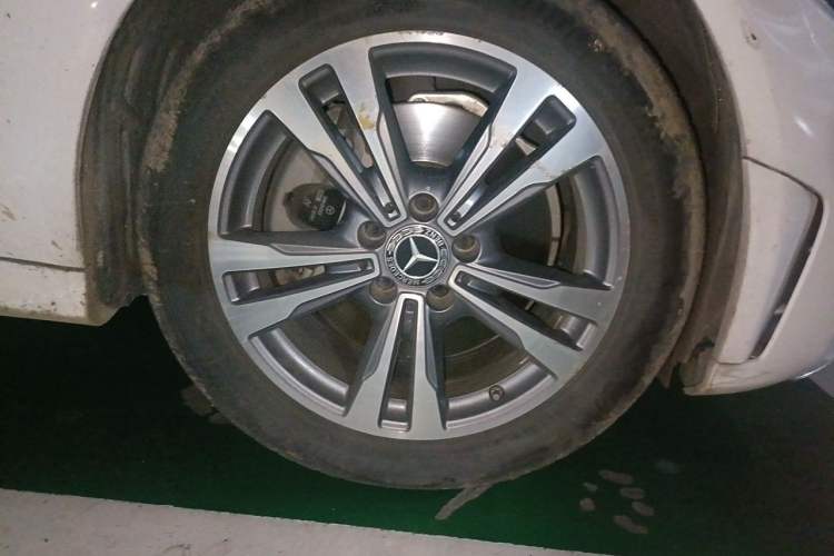 Used Mercedes-Benz C-Class 2021 C 200 L Fashion Edition Sport Version Right Front Wheel Hub