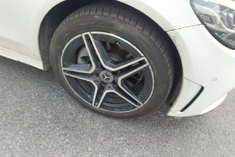 Used Mercedes-Benz C-Class 2021 C 260 L Sport Edition Star Collection Right Front Wheel Hub
