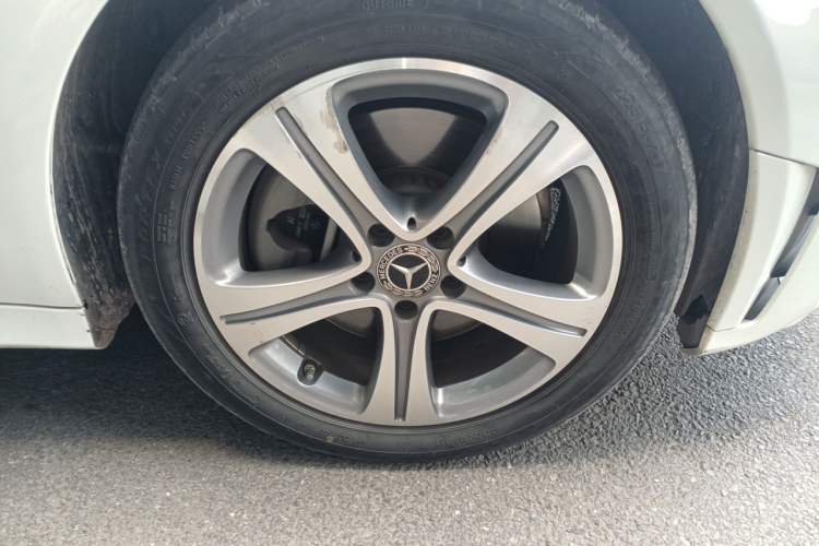 Used Mercedes-Benz C-Class 2021 C 260 L Sport Edition Right Front Wheel Hub
