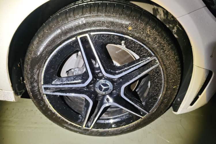 Used Mercedes-Benz C-Class 2021 C 260 L Sport Edition Star Collection Right Front Wheel Hub