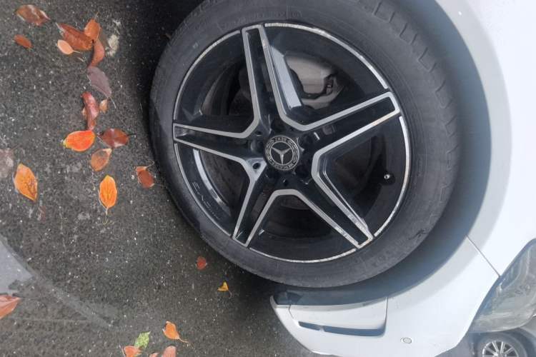 Used Mercedes-Benz C-Class 2021 C 260 L Sport Edition Star Collection Right Front Wheel Hub