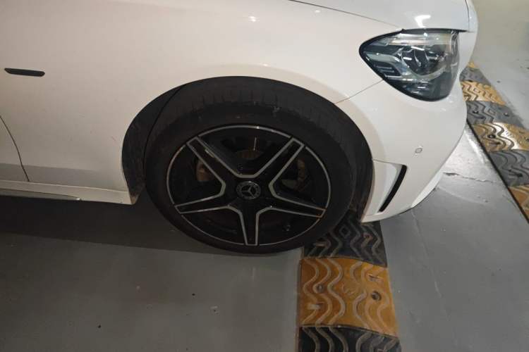 Used Mercedes-Benz C-Class 2021 C 260 L Sport Edition Star Collection Right Front Wheel Hub