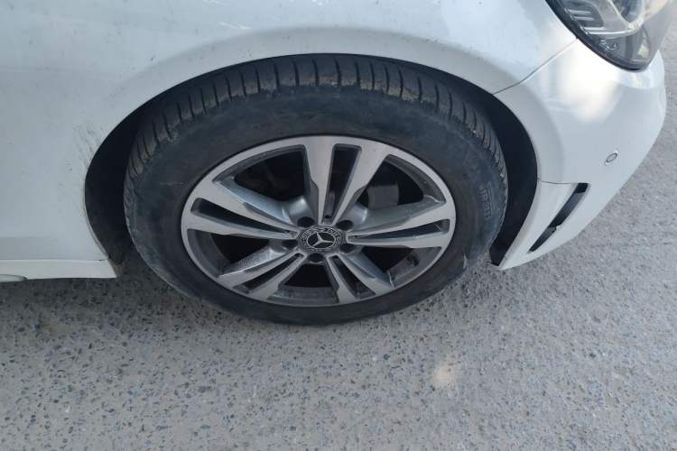Used Mercedes-Benz C-Class 2021 C 200 L Fashion Edition Sport Version Right Front Wheel Hub