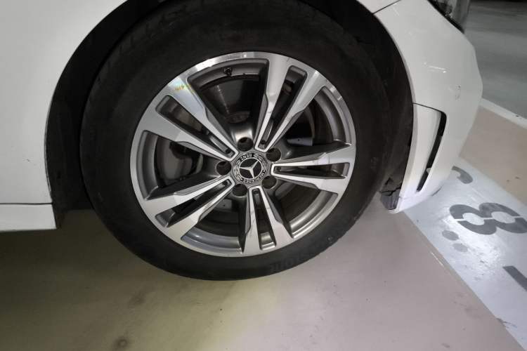 Used Mercedes-Benz C-Class 2021 C 200 L Fashion Edition Sport Version Right Front Wheel Hub