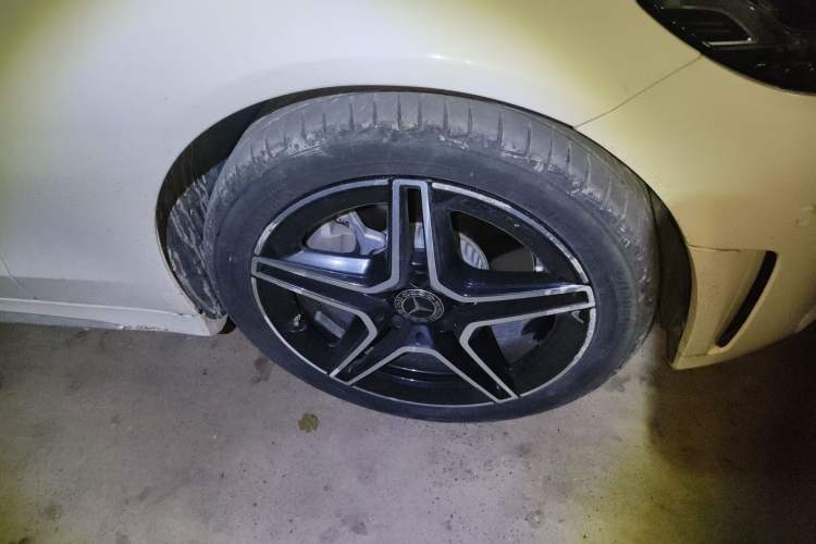 Used Mercedes-Benz C-Class 2021 C 260 L Sport Edition Star Collection Right Front Wheel Hub