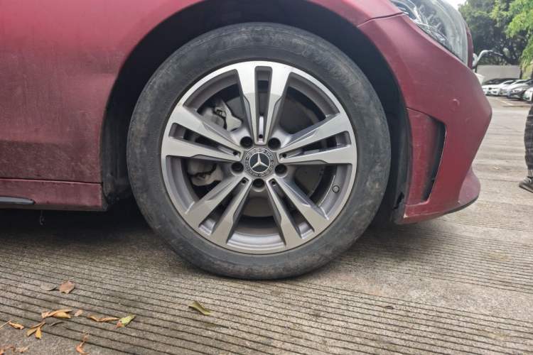Used Mercedes-Benz C-Class 2021 C 200 L Fashion Edition Sport Version Right Front Wheel Hub