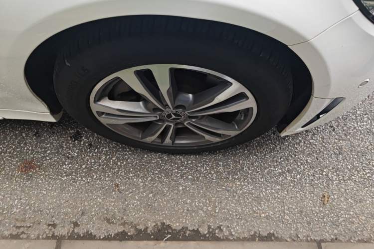 Used Mercedes-Benz C-Class 2021 C 200 L Fashion Edition Sport Version Right Front Wheel Hub