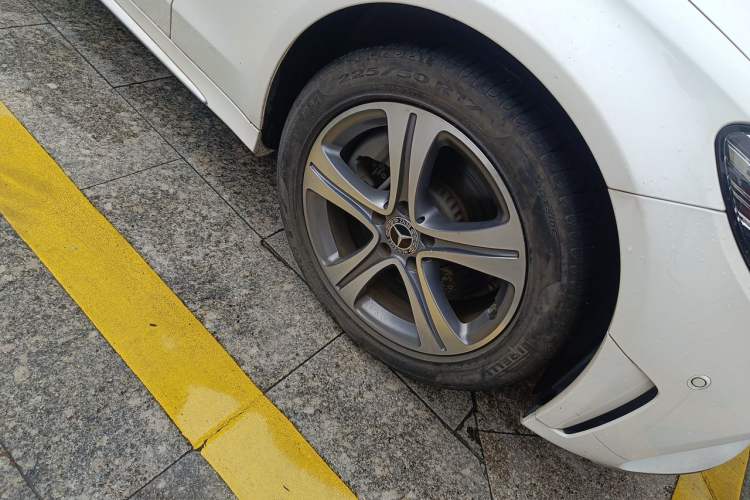 Used Mercedes-Benz C-Class 2021 C 260 L Sport Edition Right Front Wheel Hub