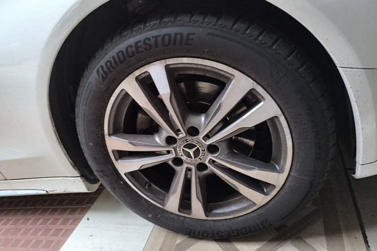 Used Mercedes-Benz C-Class 2021 C 200 L Fashion Edition Sport Version Right Front Wheel Hub