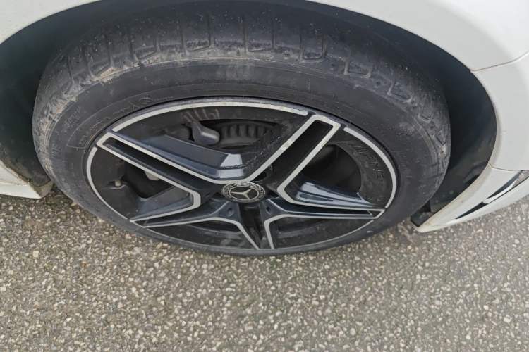 Used Mercedes-Benz C-Class 2021 C 260 Star Edition Right Front Wheel Hub