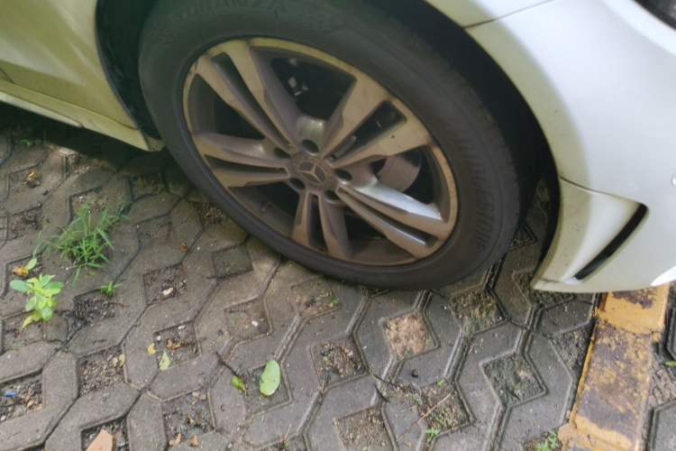 Used Mercedes-Benz C-Class 2021 C 200 L Fashion Edition Sport Version Right Front Wheel Hub